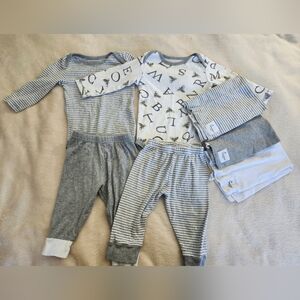 Burt's Bees Gray and White Baby Matching Outfit Set With Burp Cloths